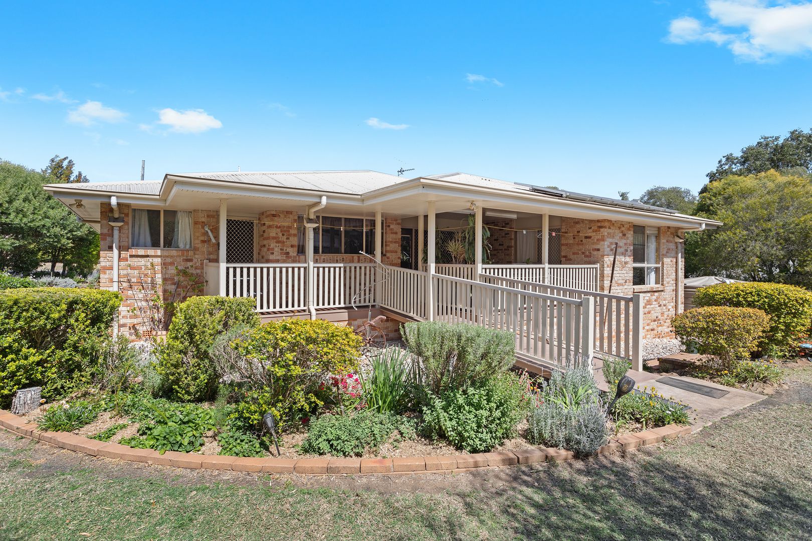 11 Graman Street, Kingsthorpe QLD 4400, Image 2