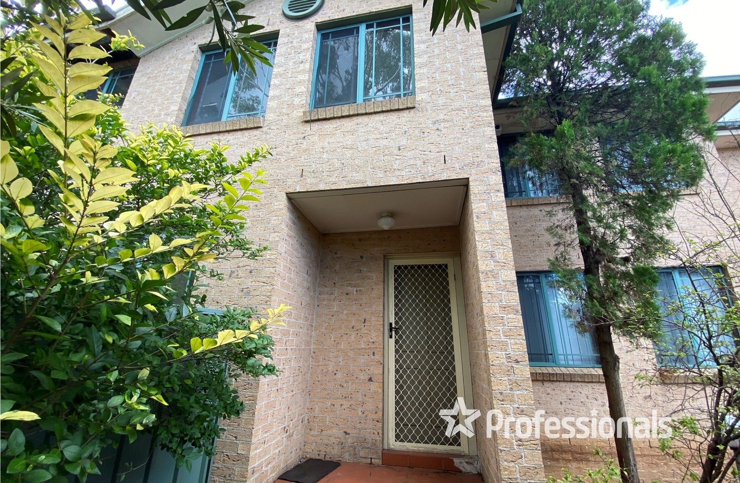3 bedrooms Townhouse in 4/91 Box Road CASULA NSW, 2170
