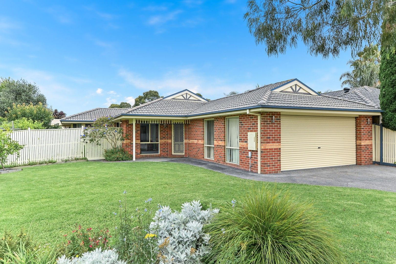 4 bedrooms House in 48 Don Collins Way BERWICK VIC, 3806