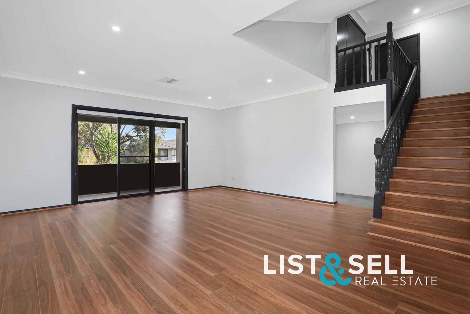 74 Grevillea Crescent, Prestons NSW 2170, Image 2