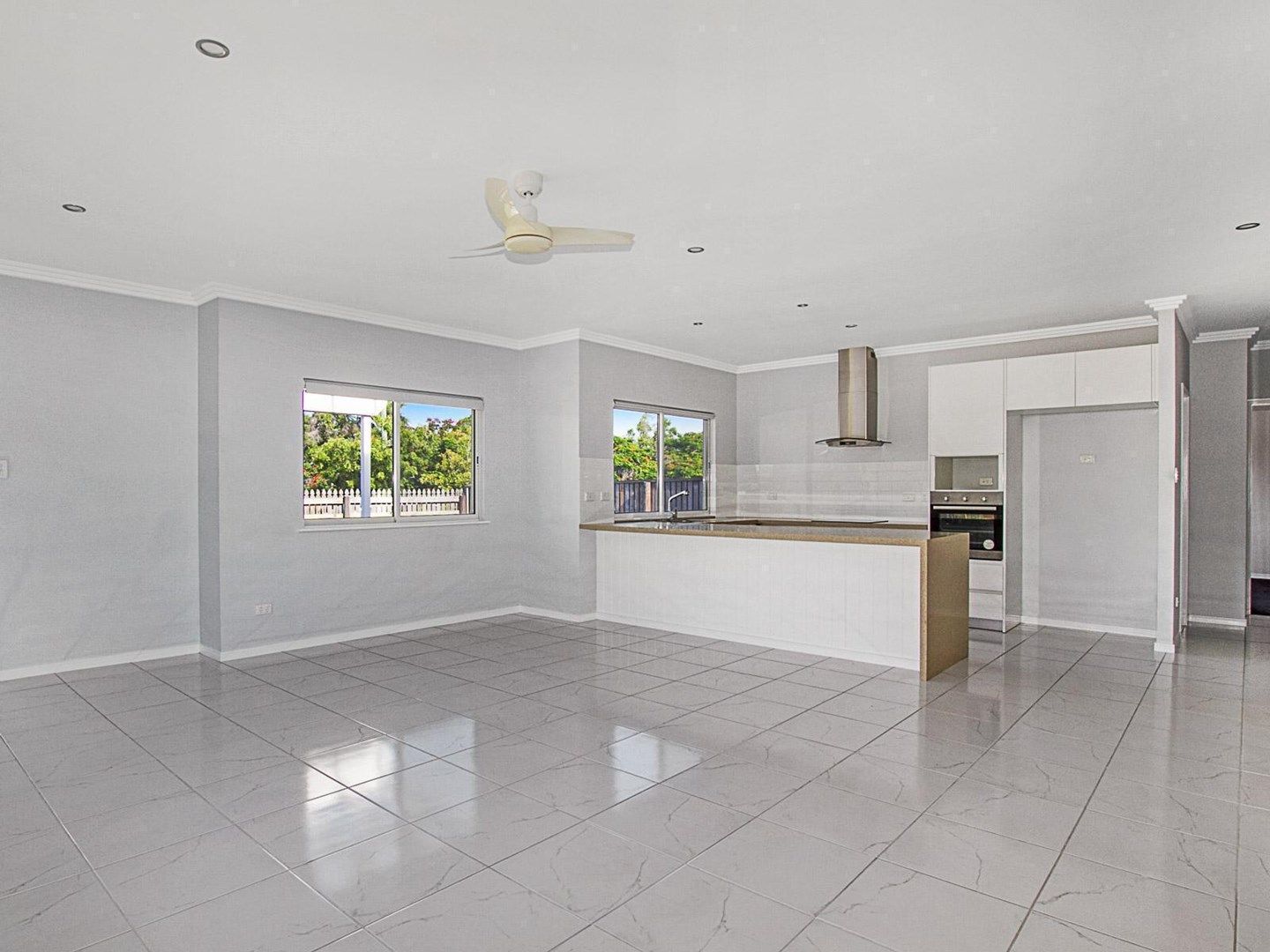 2 bedrooms Apartment / Unit / Flat in 1/50 Railway Avenue RAILWAY ESTATE QLD, 4810
