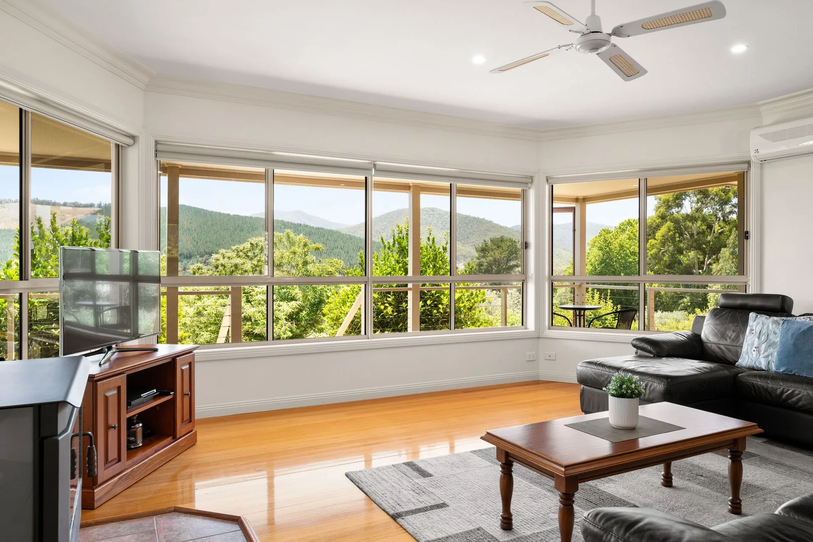 Additional image 11 of 1 James Close, Bright VIC 3741