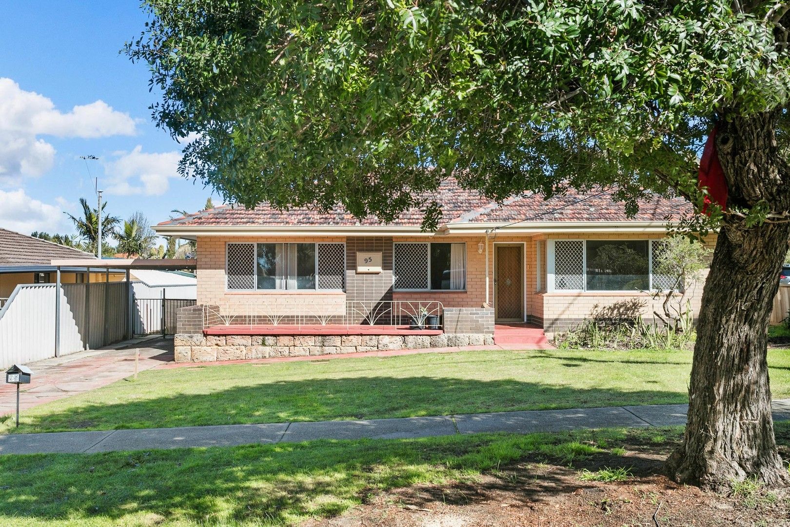 3 bedrooms House in 95 Golding St DIANELLA WA, 6059