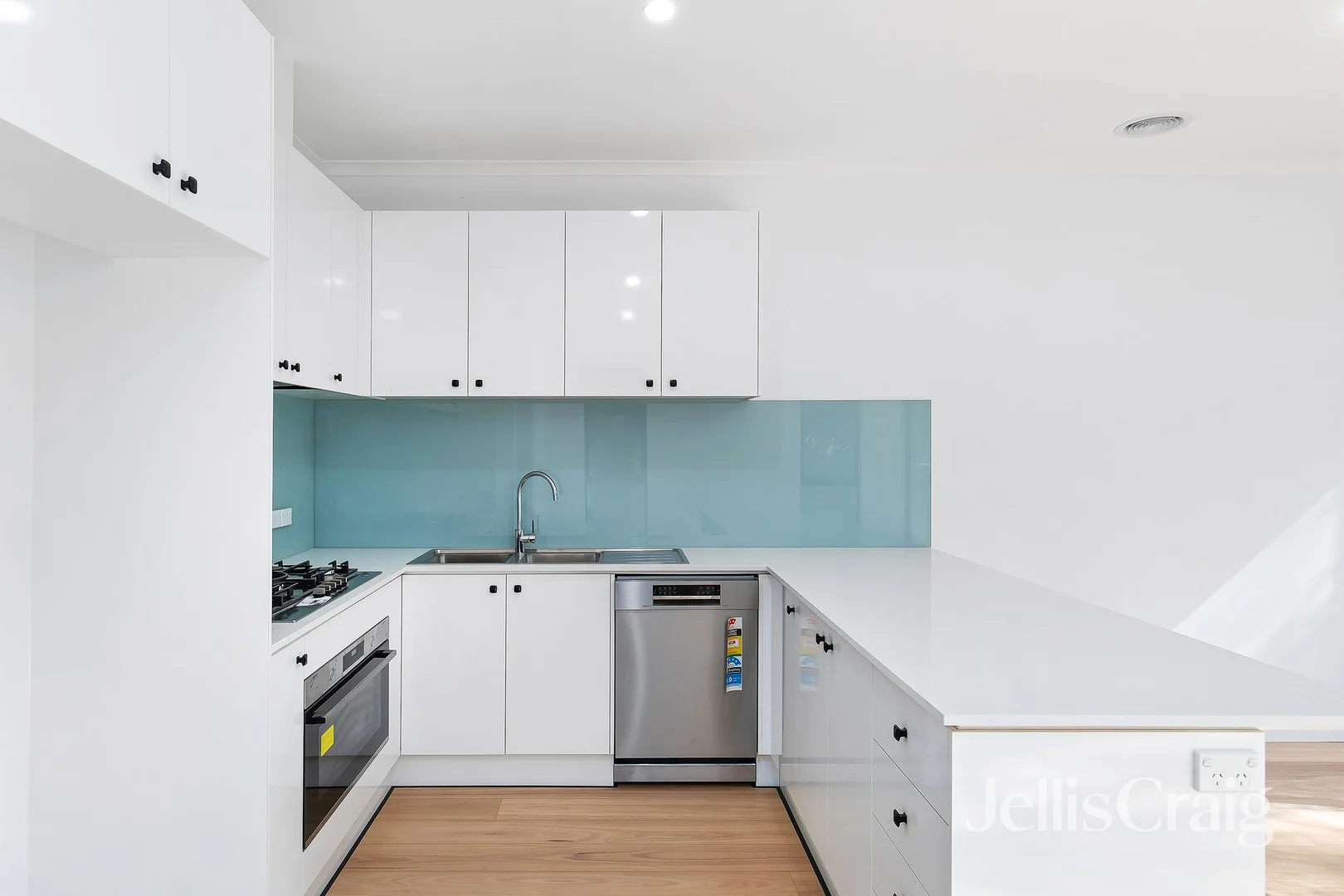 6 Douglas Street, Rosanna VIC 3084