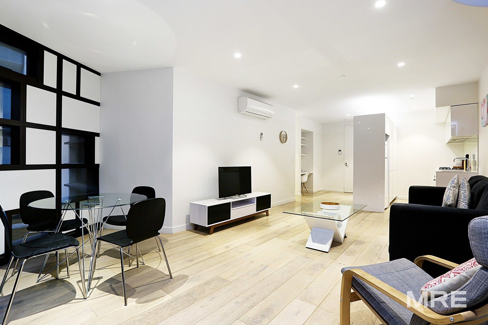 2 bedrooms Apartment / Unit / Flat in 110/31 Grattan Street PRAHRAN VIC, 3181