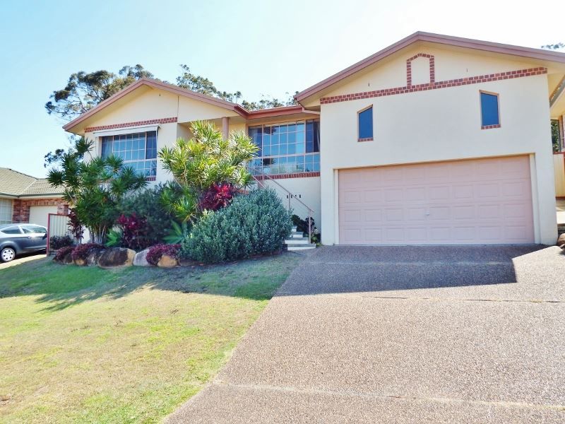 4 bedrooms House in 20 Peter Mark Circuit SOUTH WEST ROCKS NSW, 2431