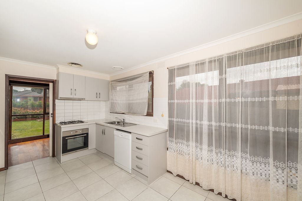 136 Casey Drive, Lalor VIC 3075, Image 2