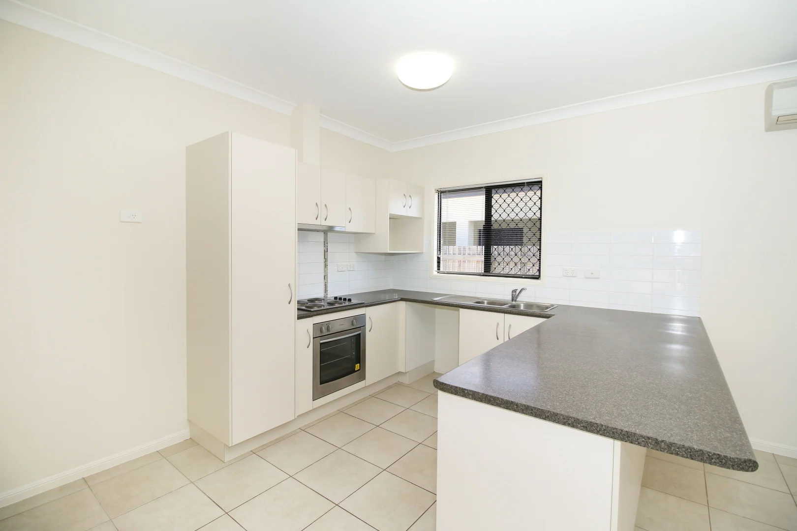 Additional image 2 of 15 Skardon Place, Kelso QLD 4815