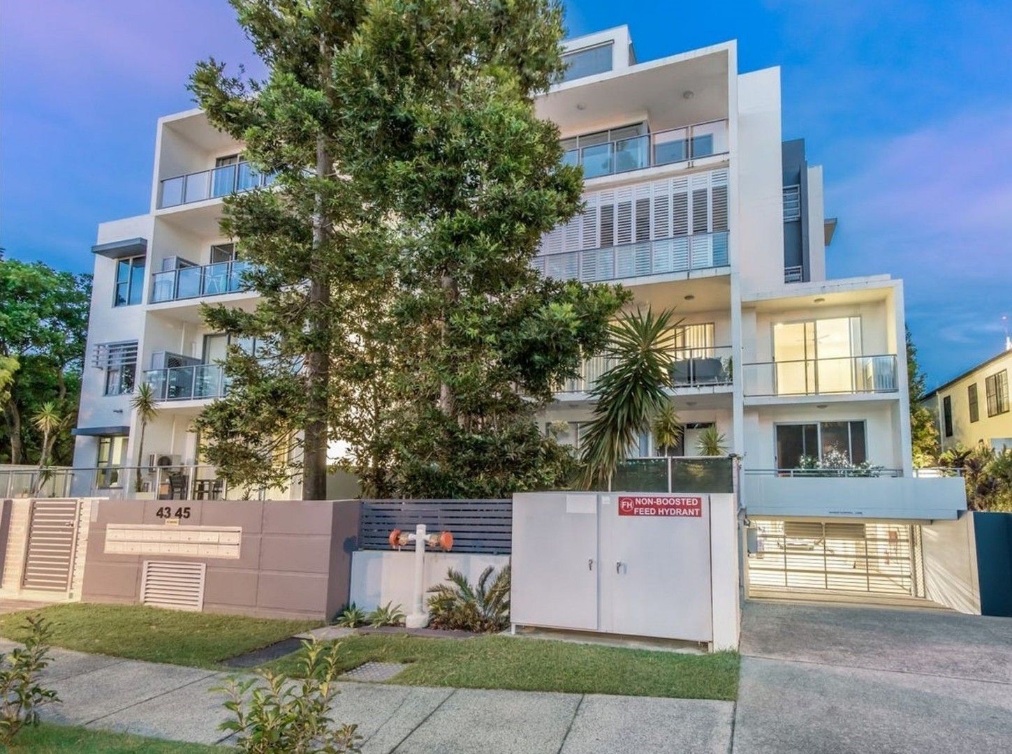 2 bedrooms Apartment / Unit / Flat in 7/43 Anembo Street CHEVRON ISLAND QLD, 4217