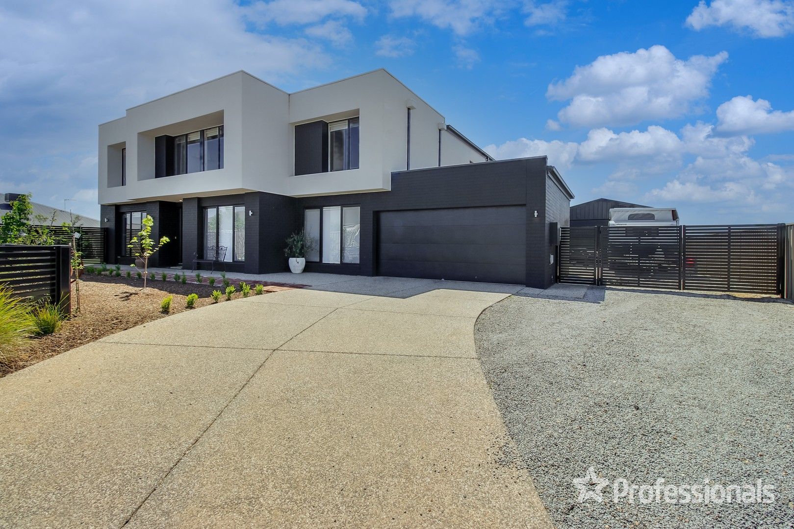 9 Hughes Court, Lloyd NSW 2650, Image 1