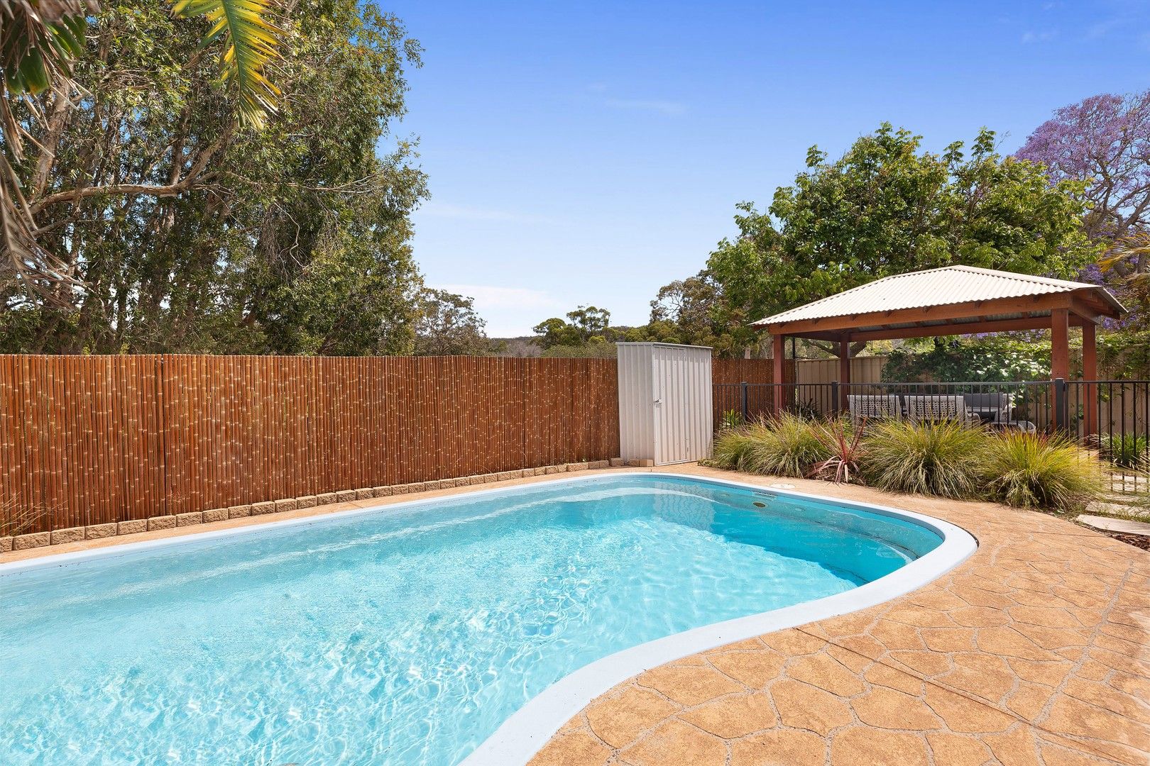 4 bedrooms House in 72 Everglades Crescent WOY WOY NSW, 2256