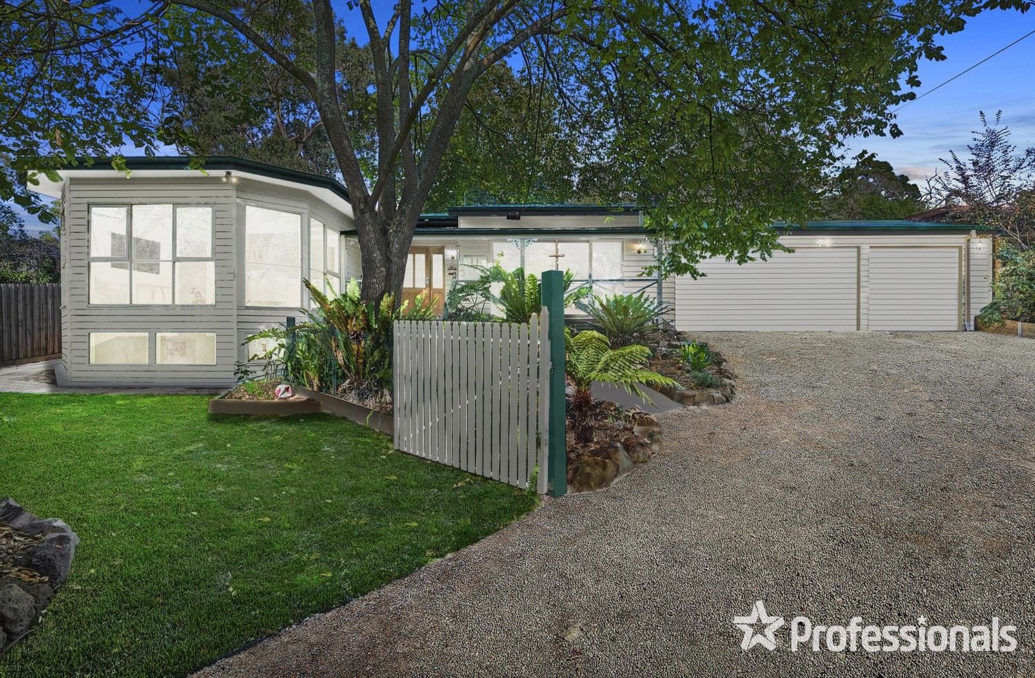 8 Boxtree Road, Montrose VIC 3765, Image 0