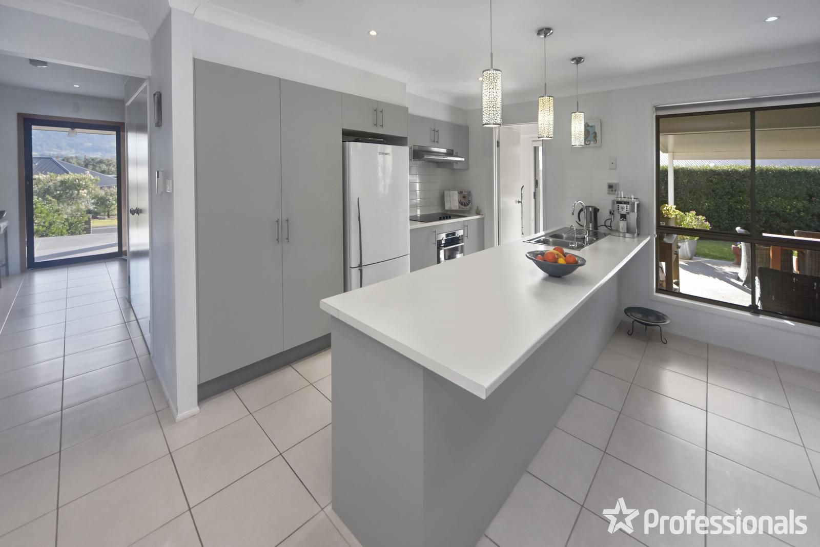 9 Meyer Place, Bomaderry NSW 2541, Image 2