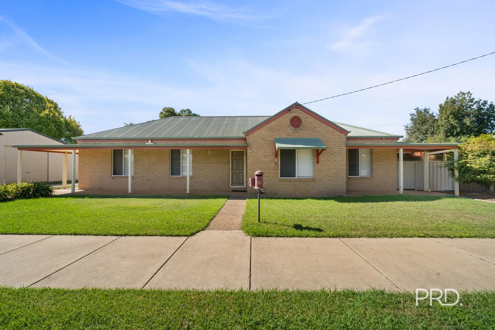 13 Angel St, Lake Albert NSW 2650