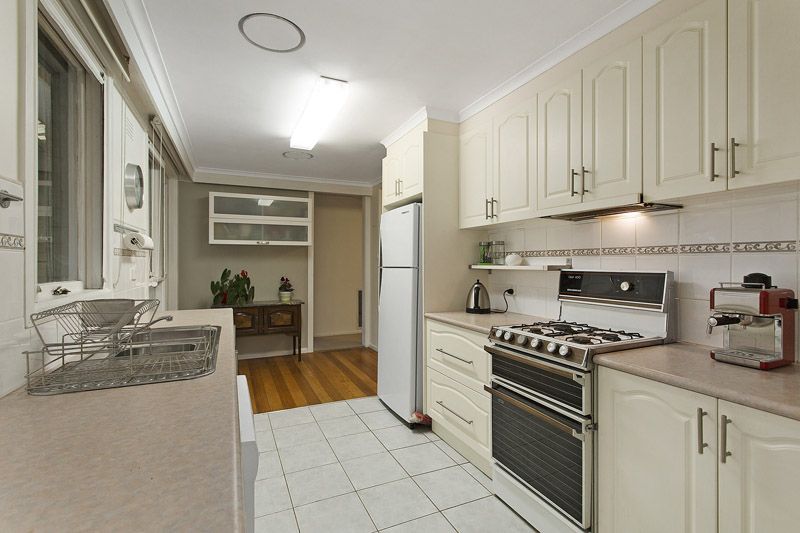 56 Westerfield Drive, NOTTING HILL VIC 3168, Image 2