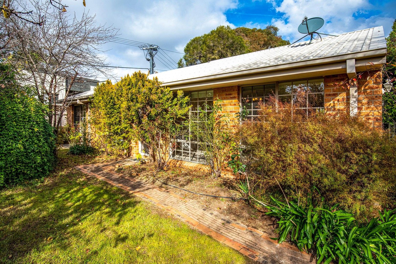 22a &22b Enderby Street, Mawson ACT 2607, Image 0