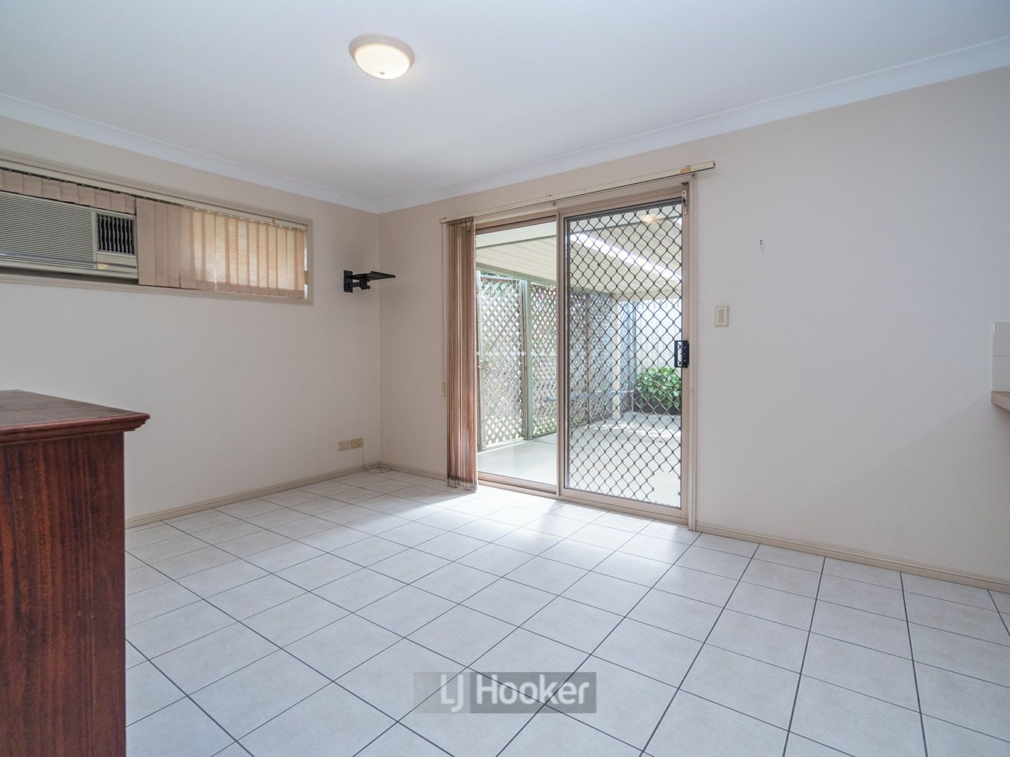 4 Stretton Court, Heritage Park QLD 4118, Image 2