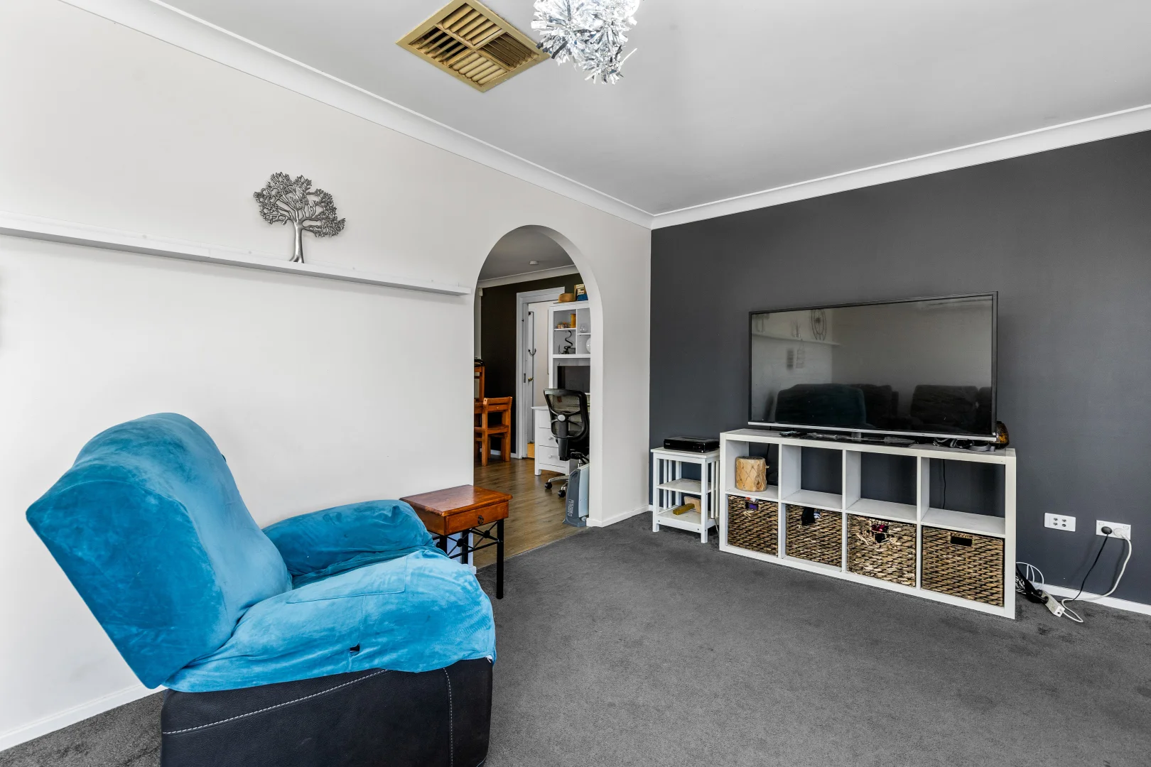 Additional image 10 of 5 Bamarook Crescent, Glenfield Park NSW 2650