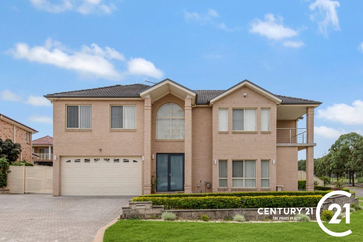 4 bedrooms House in 1 Richmond Crescent CECIL HILLS NSW, 2171