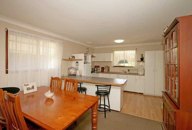 29 Hammond St, JUNEE NSW 2663, Image 2