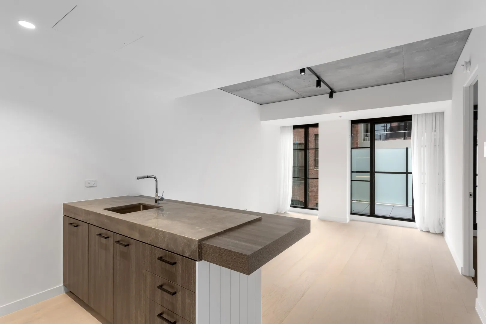 Apartment in Collingwood - View 3
