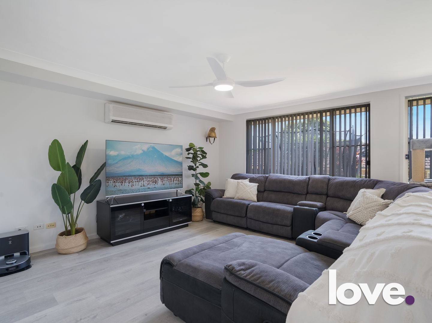 8 Nightingale Crescent, Cameron Park NSW 2285, Image 2