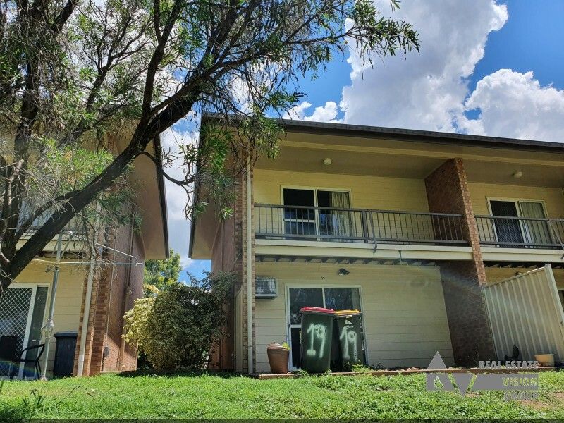 Unit 19/145 Egerton St, Emerald QLD 4720, Image 0