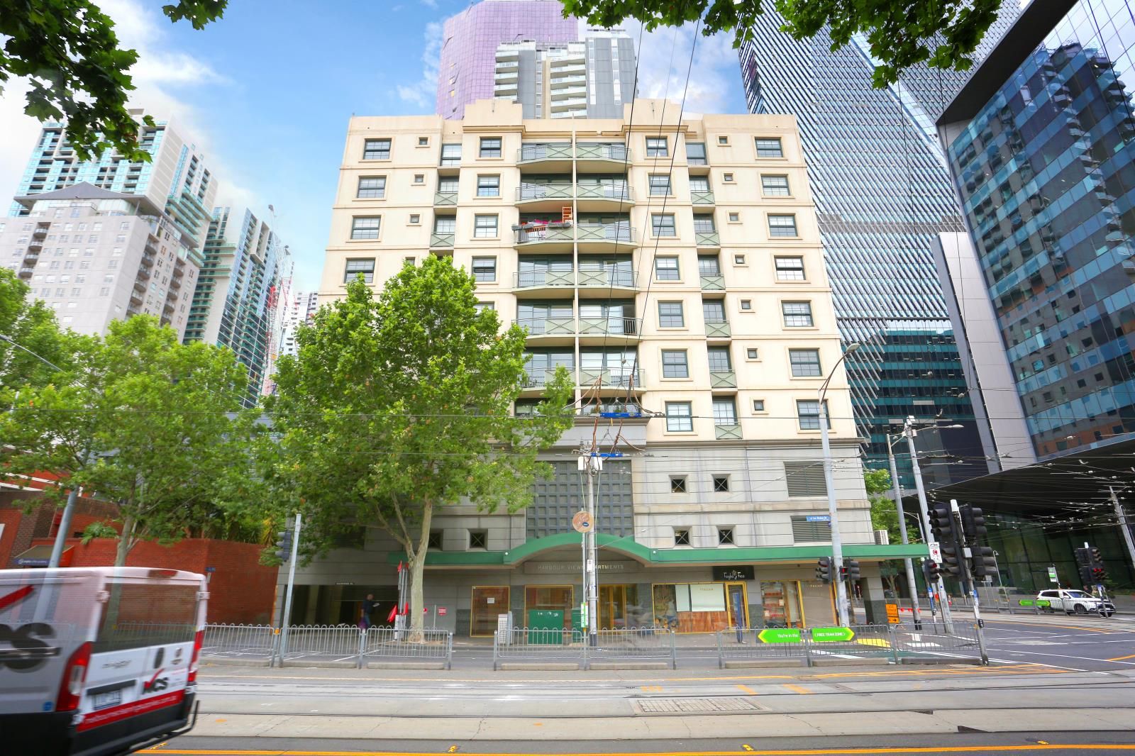 2 bedrooms Apartment / Unit / Flat in 701/585 La Trobe Street MELBOURNE VIC, 3000