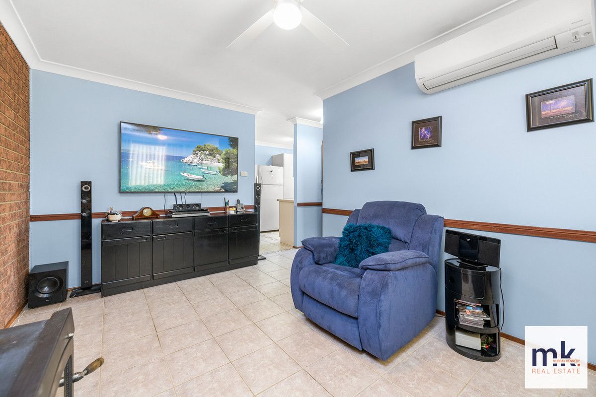 2/102 Chasselas Avenue, Eschol Park NSW 2558, Image 1