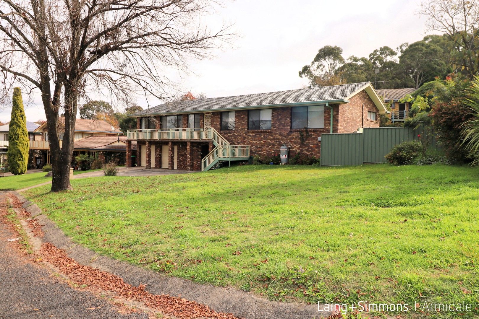 4 bedrooms House in 2 Freeman Crescent ARMIDALE NSW, 2350