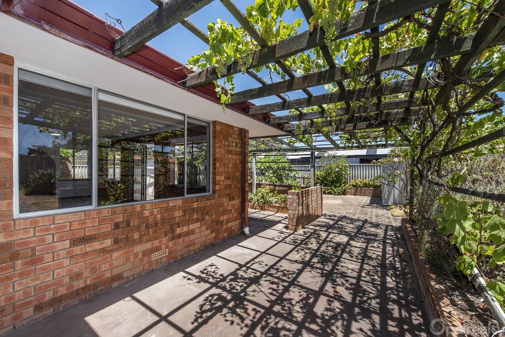 3 bedrooms House in 5 Marley Way WARNBRO WA, 6169