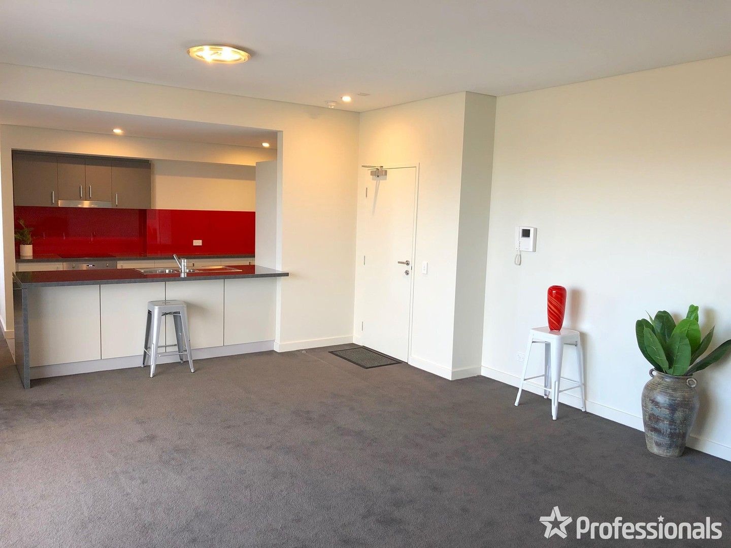 180/2 Signal Terrace, Cockburn Central WA 6164 Apartment For Rent