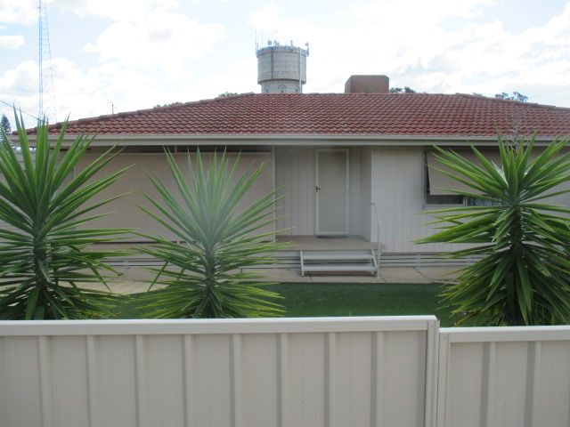 3 bedrooms House in 24 Bahnisch Avenue BERRI SA, 5343