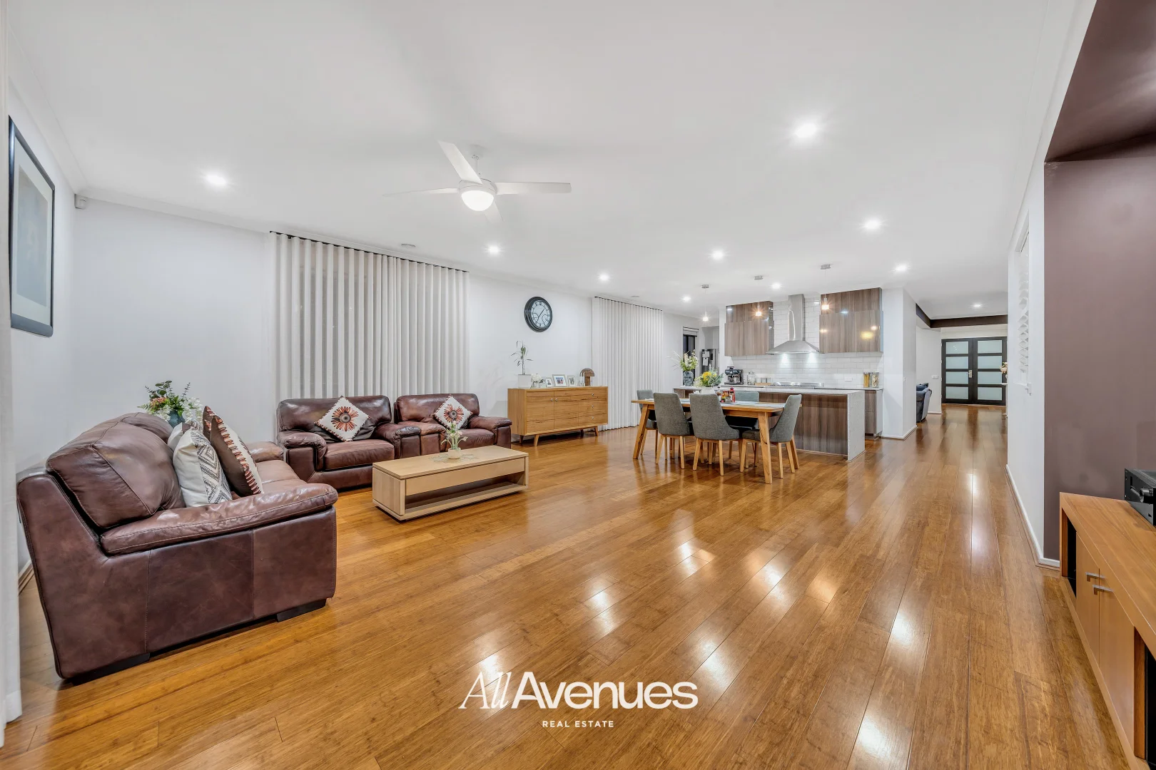 19 Merrin Circuit, Clyde North VIC 3978