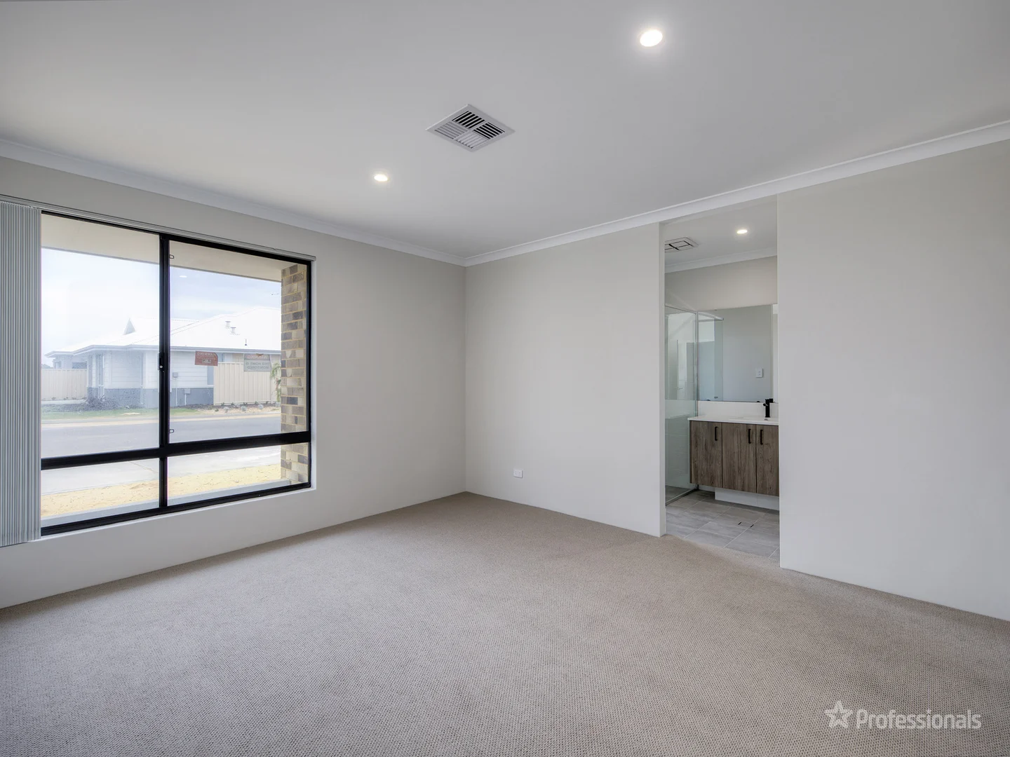 Additional image 4 of 8 Almond Street, Eglinton WA 6034