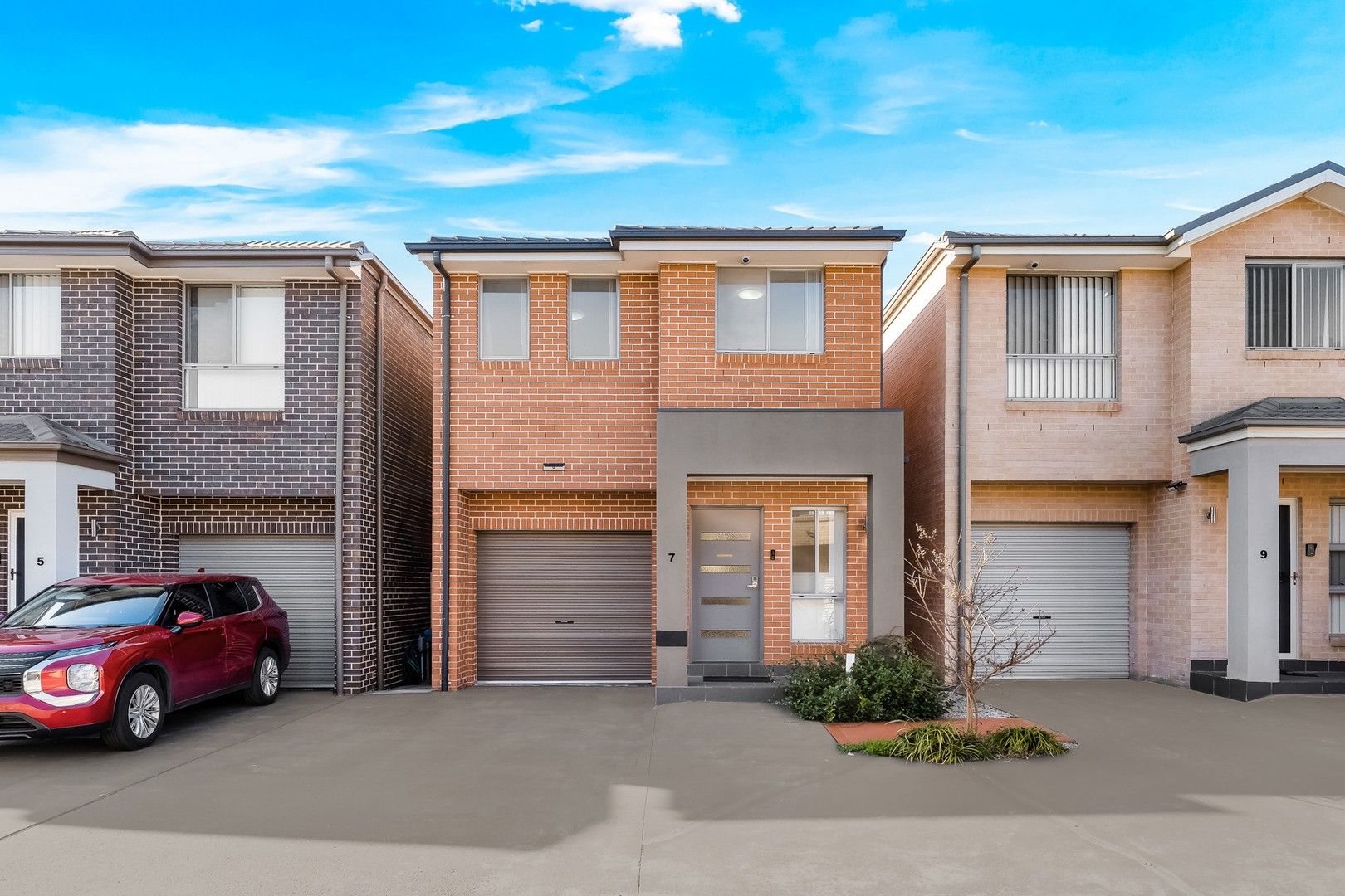 4 bedrooms Townhouse in 7 Amritsar Glade SCHOFIELDS NSW, 2762