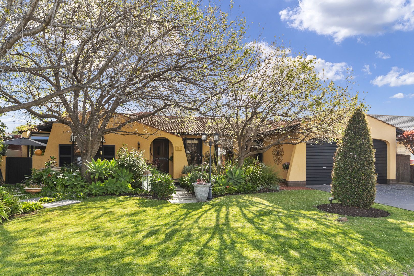 24 Windermere Avenue, Novar Garden Property History & Address