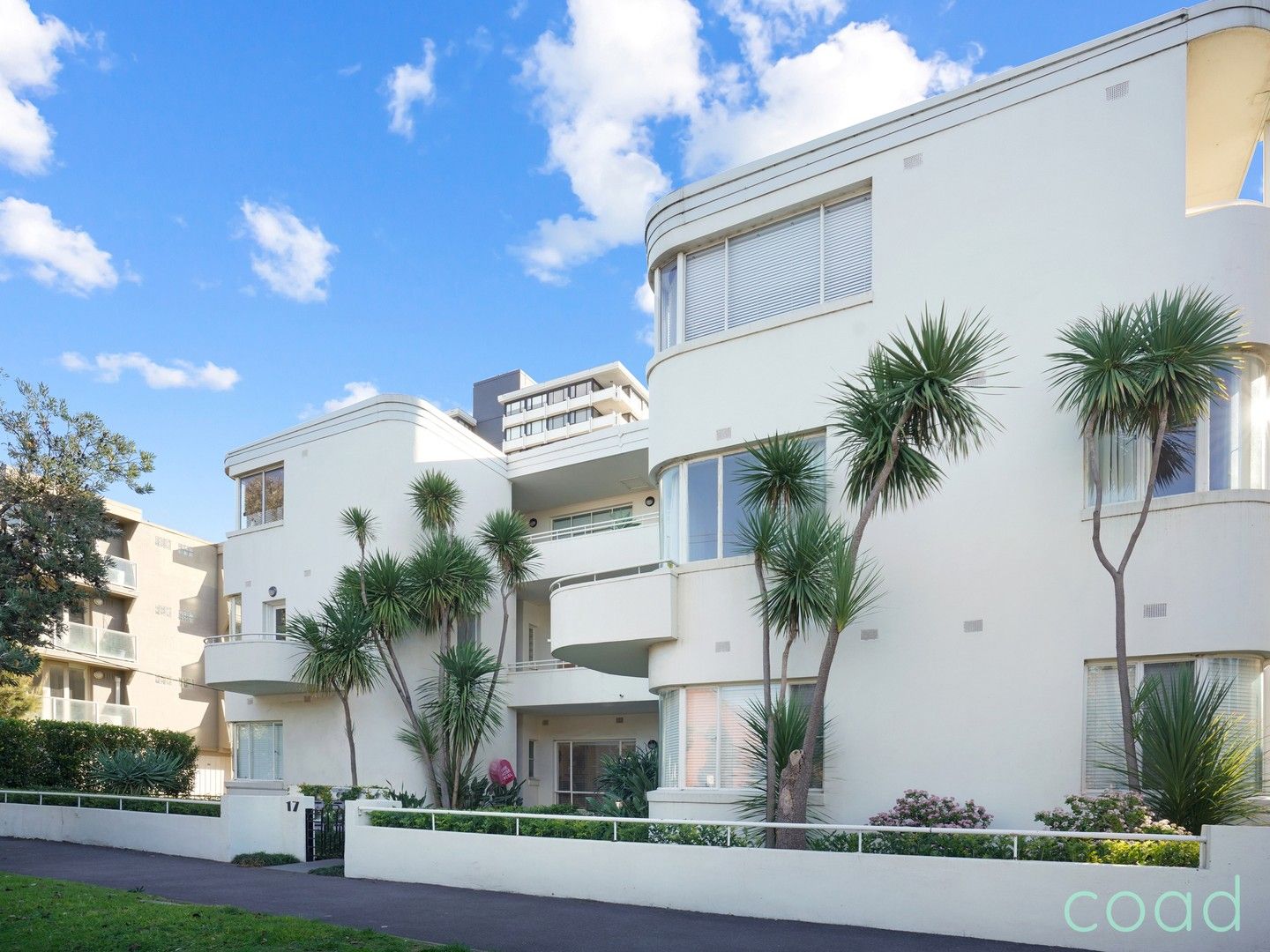 3 bedrooms Apartment / Unit / Flat in 4/17 Cowderoy Street ST KILDA WEST VIC, 3182