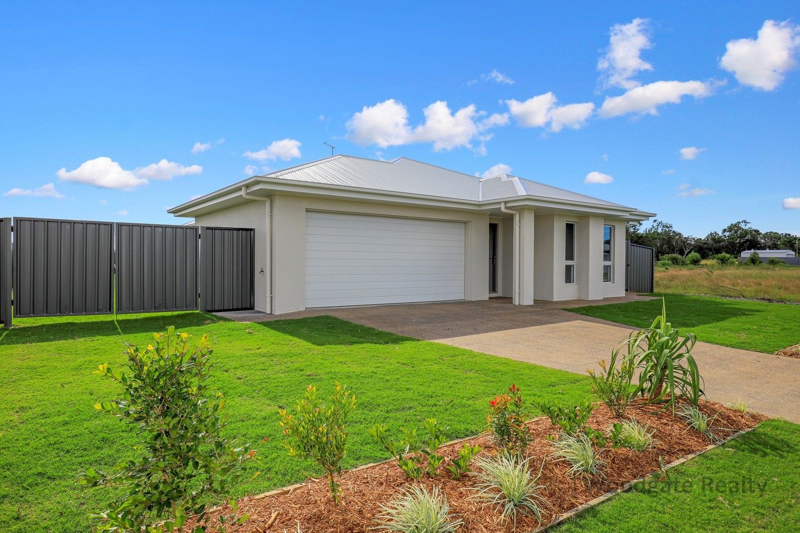 4 bedrooms House in 11 Oystercatcher Street WOODGATE QLD, 4660