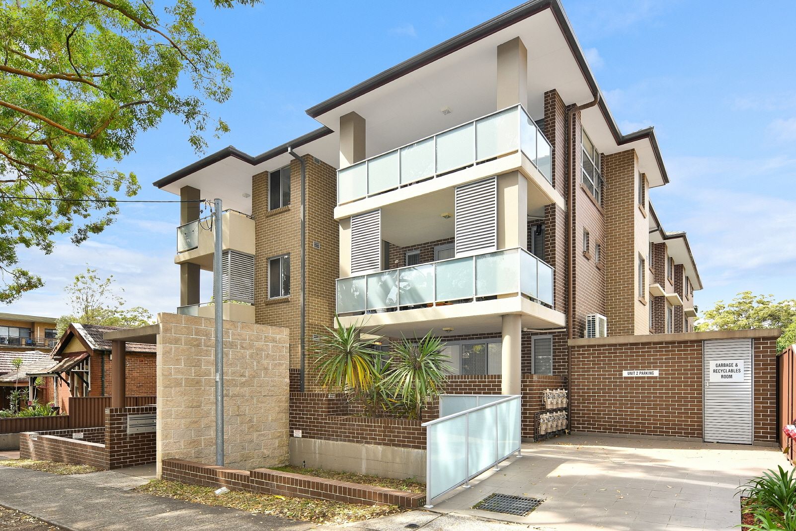 3 bedrooms Apartment / Unit / Flat in 8/8-10 Bembridge Street CARLTON NSW, 2218