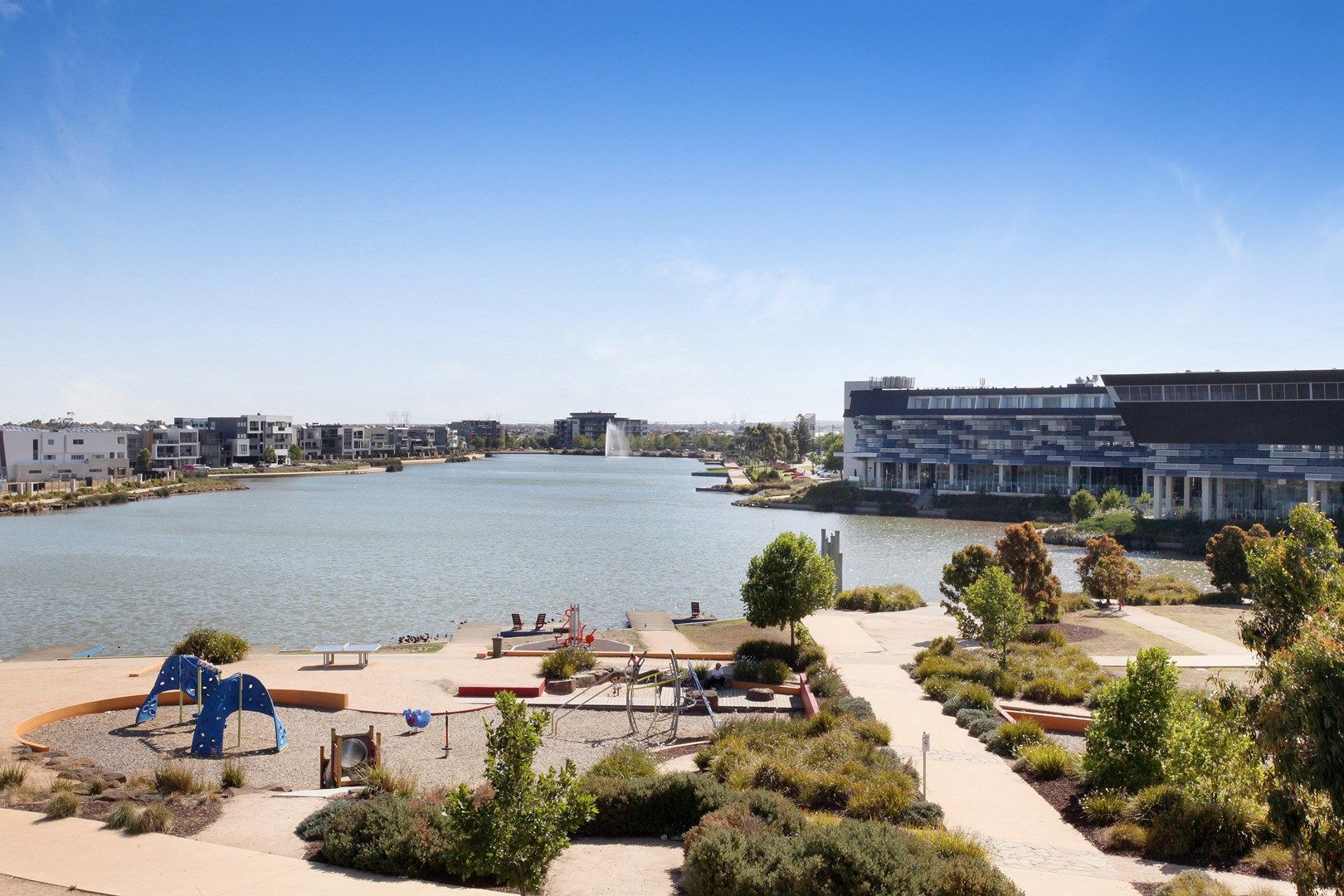 2/156 The Esplanade, Caroline Springs VIC 3023, Image 2