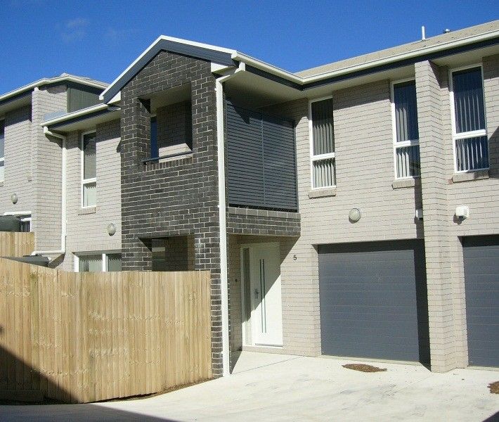 4 bedrooms Townhouse in 5/21 Muriel Stewart Circuit BONNER ACT, 2914