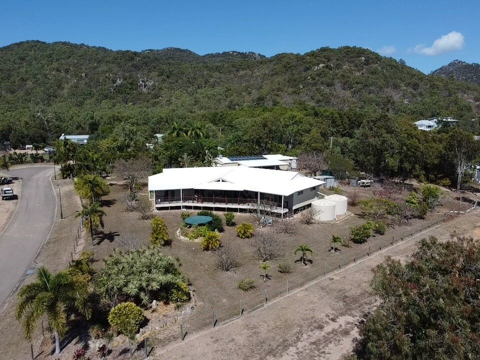 5 bedrooms House in 12-14 Dolphin Ct HORSESHOE BAY QLD, 4819