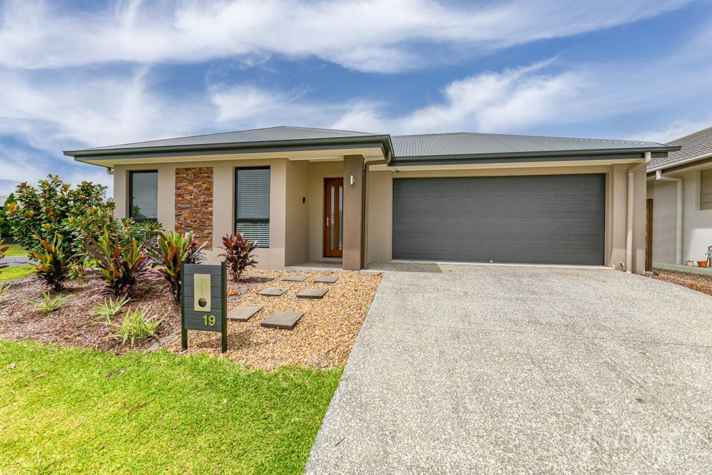 4 bedrooms House in 19 Stradbroke St BURPENGARY EAST QLD, 4505