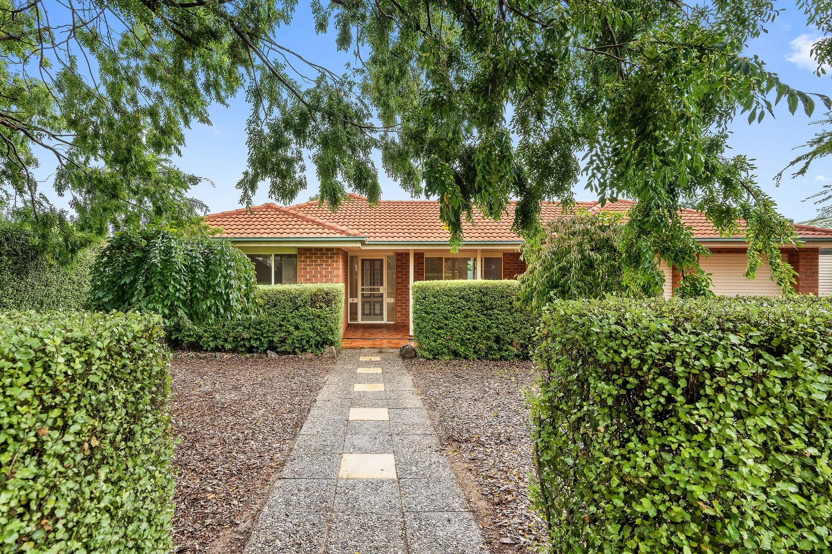 9 Blinkhorn Place, Gordon ACT 2906