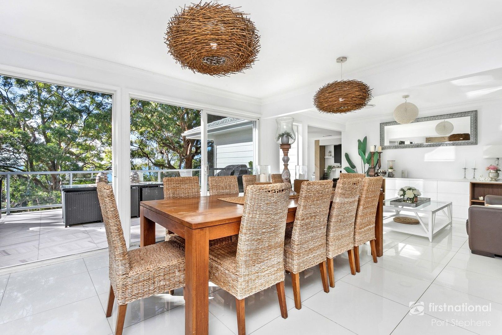 5 bedrooms House in 10 Gloucester Street NELSON BAY NSW, 2315