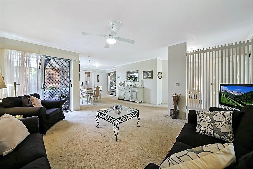 12 Minugh Court, Carrara QLD 4211, Image 2