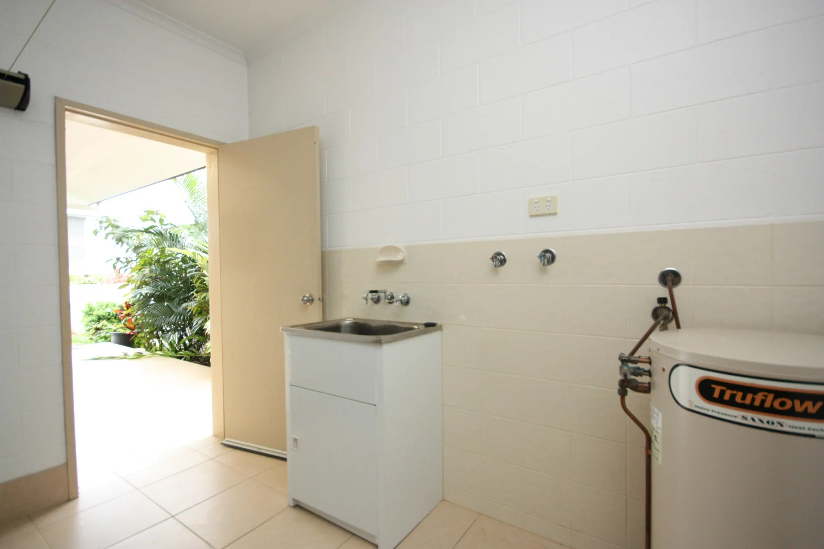 Additional image 11 of 1/11 Olive Street, Manoora QLD 4870