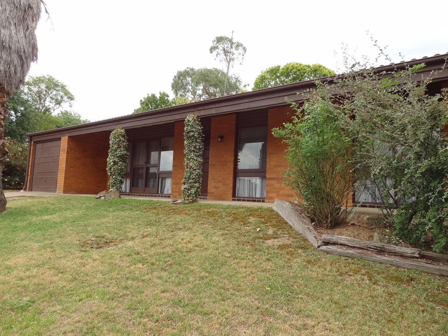 3 bedrooms House in 12 DECLOUETT PLACE BATHURST NSW, 2795