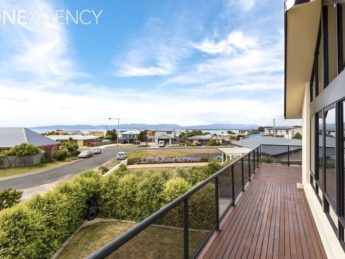 2 Meadowsweet Close, Hawley Beach TAS 7307, Image 1